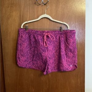 Women’s Vineyard Vines performance shorts
